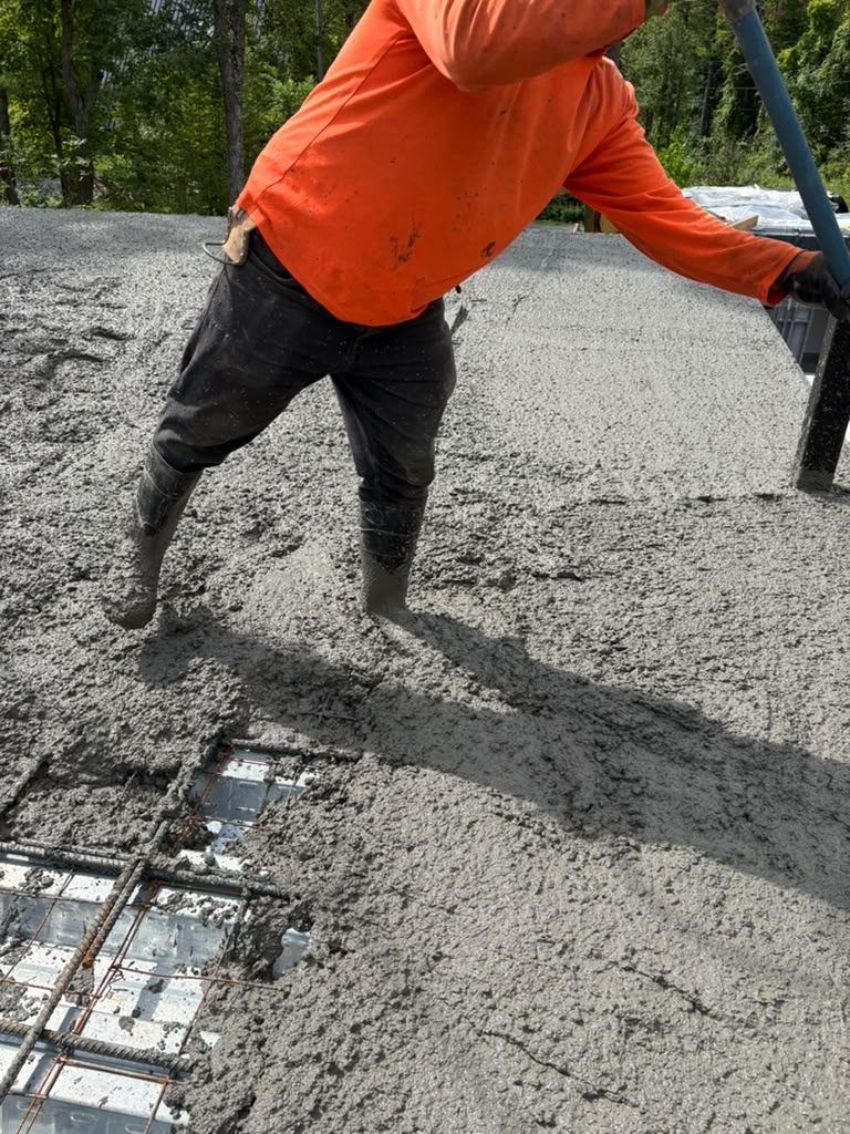 Colocación y nivelación de concreto fresco